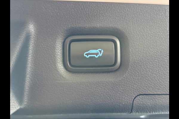 Hyundai Santa Fe 1.6 T-GDI PHEV Premium Sky 7p. | Full Option | Pano | HuD | ACC | Park Assist | 360 | Trekhaak | Dealer Onderhoud