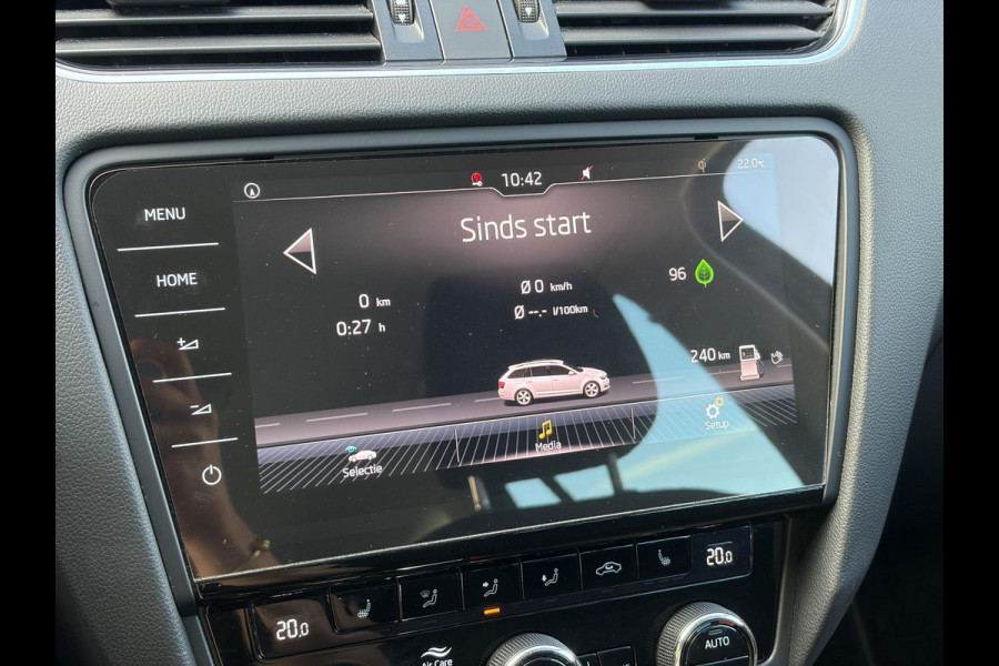 Škoda Octavia Combi 1.5 TSI Greentech Style Business 2e Eigenaar,Draadloze telefoonlader,Carplay,Camera,Navi,Trekhaak,150pk,Pdc V+A,Keyless,Clima,Cruise,Elekt.Stoel,Recent beurt gehad,N.A.P,Apk tot 07-2027