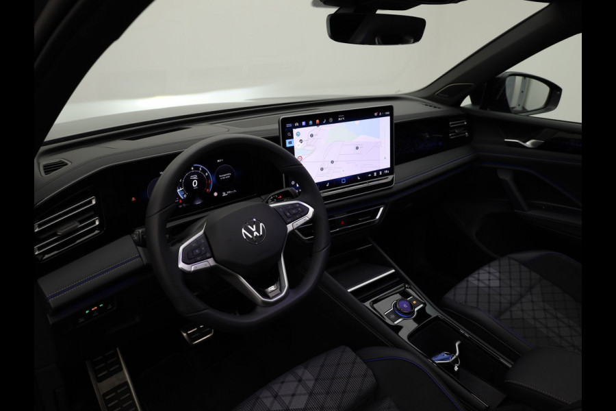 Volkswagen Tiguan 1.5 eTSI R-Line Edition | Panodak | Trekhaak wegkl. | Harman/Kardon | 360 Camera | Side Assist | Keyless | Prijs Rijklaar!!