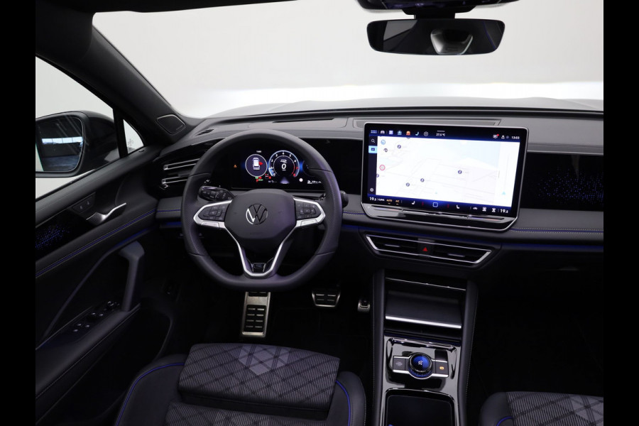 Volkswagen Tiguan 1.5 eTSI R-Line Edition | Panodak | Trekhaak wegkl. | Harman/Kardon | 360 Camera | Side Assist | Keyless | Prijs Rijklaar!!