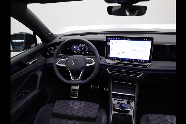 Volkswagen Tiguan 1.5 eTSI R-Line Edition | Panodak | Trekhaak wegkl. | Harman/Kardon | 360 Camera | Side Assist | Keyless | Prijs Rijklaar!!
