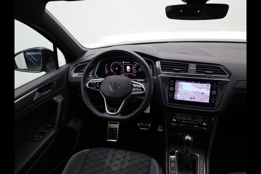 Volkswagen Tiguan 1.5 TSI R-Line Business+ | Panodak | Elk. A-klep | Side Assist | Camera | Black Style | Prijs Rijklaar!!
