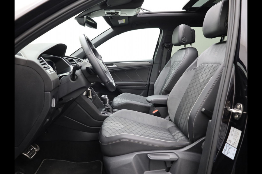 Volkswagen Tiguan 1.5 TSI R-Line Business+ | Panodak | Elk. A-klep | Side Assist | Camera | Black Style | Prijs Rijklaar!!