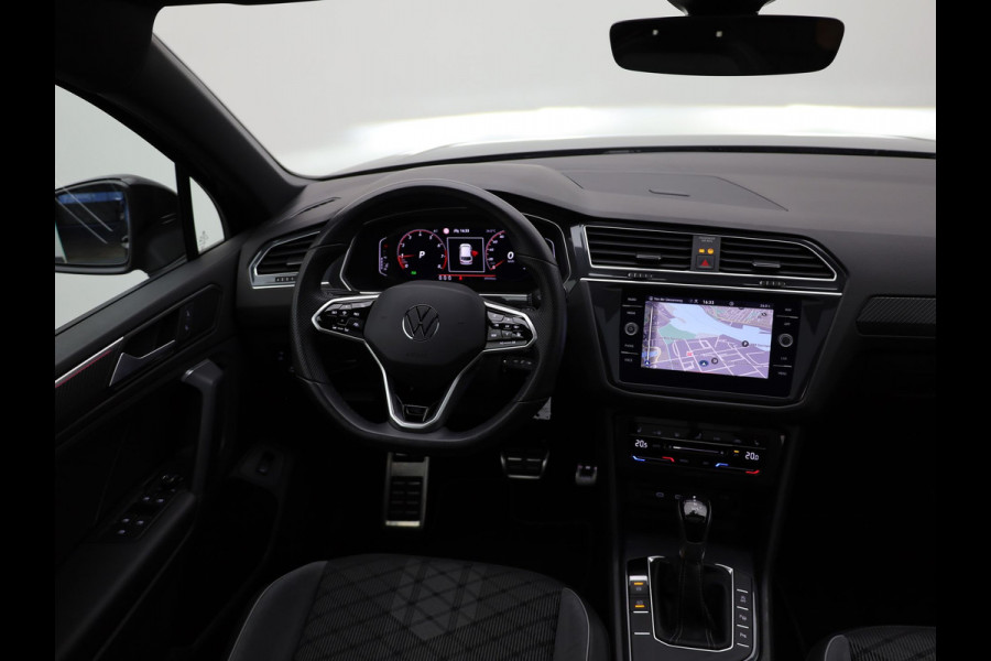 Volkswagen Tiguan 1.5 TSI R-Line Business+ | Panodak | Elk. A-klep | Side Assist | Camera | Black Style | Prijs Rijklaar!!