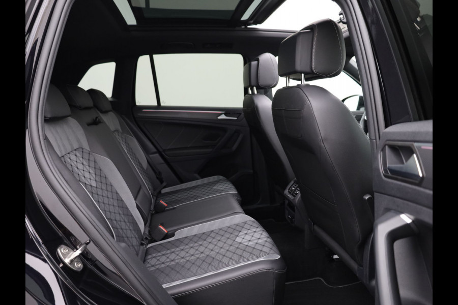 Volkswagen Tiguan 1.5 TSI R-Line Business+ | Panodak | Elk. A-klep | Side Assist | Camera | Black Style | Prijs Rijklaar!!