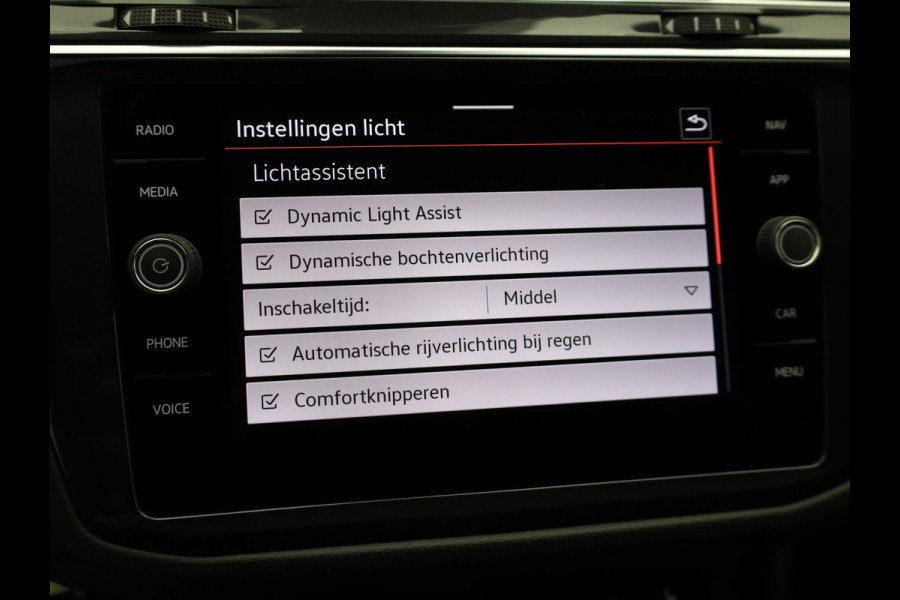Volkswagen Tiguan 1.5 TSI R-Line Business+ | Panodak | Elk. A-klep | Side Assist | Camera | Black Style | Prijs Rijklaar!!