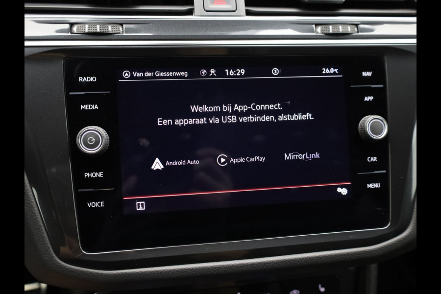 Volkswagen Tiguan 1.5 TSI R-Line Business+ | Panodak | Elk. A-klep | Side Assist | Camera | Black Style | Prijs Rijklaar!!
