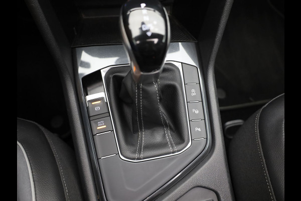 Volkswagen Tiguan 1.5 TSI R-Line Business+ | Panodak | Elk. A-klep | Side Assist | Camera | Black Style | Prijs Rijklaar!!