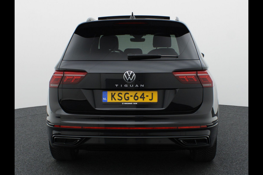 Volkswagen Tiguan 1.5 TSI R-Line Business+ | Panodak | Elk. A-klep | Side Assist | Camera | Black Style | Prijs Rijklaar!!