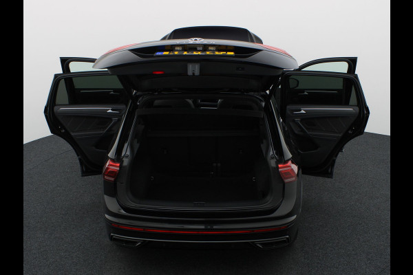 Volkswagen Tiguan 1.5 TSI R-Line Business+ | Panodak | Elk. A-klep | Side Assist | Camera | Black Style | Prijs Rijklaar!!