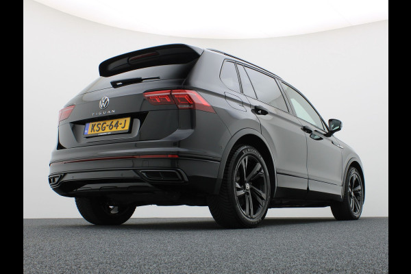 Volkswagen Tiguan 1.5 TSI R-Line Business+ | Panodak | Elk. A-klep | Side Assist | Camera | Black Style | Prijs Rijklaar!!
