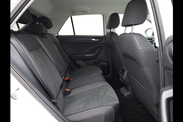 Volkswagen T-Roc 1.5 TSI Style | IQ Light | Camera | Stoelverw. | Prijs Rijklaar!!