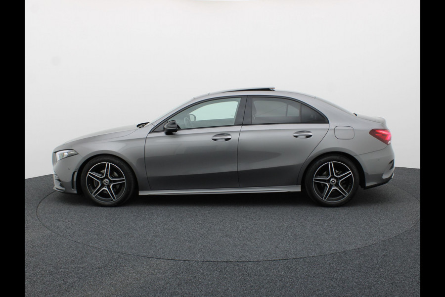 Mercedes-Benz A-Klasse 180 AMG Line | Panodak | Camera | Sfeer | Keyless | Prijs Rijklaar!!