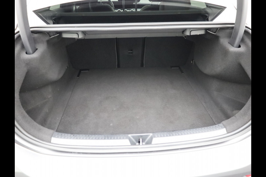 Mercedes-Benz A-Klasse 180 AMG Line | Panodak | Camera | Sfeer | Keyless | Prijs Rijklaar!!