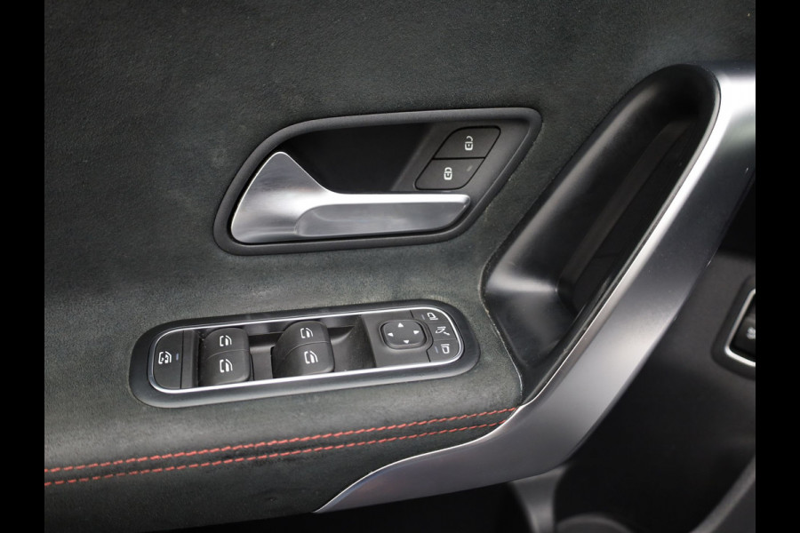 Mercedes-Benz A-Klasse 180 AMG Line | Panodak | Camera | Sfeer | Keyless | Prijs Rijklaar!!