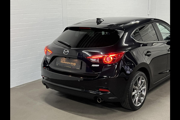 Mazda 3 2.0 SkyActiv-G 120 SkyLease GT Stuur-/stoelverwarming | Cruise Control | Achteruitrij camera | Head-up | Dode hoek assistent | 18'' lichtmetalen wielen