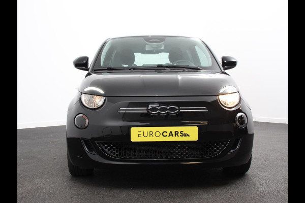 Fiat 500E Urban 42 kWh Airco Climatronic 360 Camera Stoelverwarming Keyless Wireless CarPlay Dodehoek Assistant 85 kW Charger Actieradius 320km WLTP