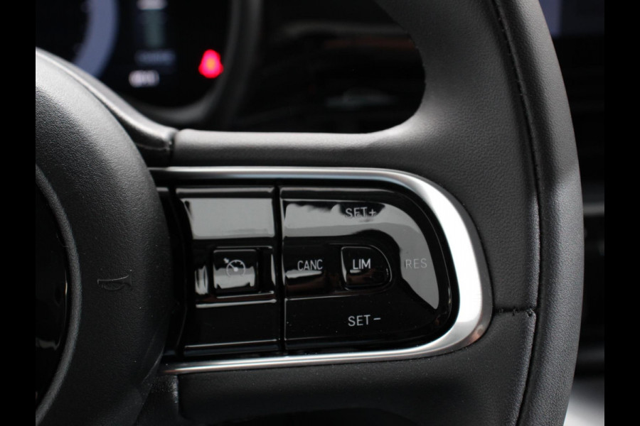 Fiat 500E Urban 42 kWh Airco Climatronic 360 Camera Stoelverwarming Keyless Wireless CarPlay Dodehoek Assistant 85 kW Charger Actieradius 320km WLTP