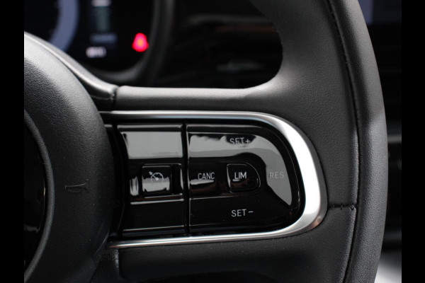 Fiat 500E Urban 42 kWh Airco Climatronic 360 Camera Stoelverwarming Keyless Wireless CarPlay Dodehoek Assistant 85 kW Charger Actieradius 320km WLTP
