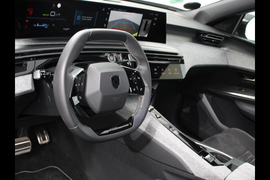 Peugeot E-3008 210 GT-Line Automaat Climate control Adaptieve cruise control 360 camera Keyless Apple Carplay/ Android auto Led Verwarmde voorstoelen Stuurverwarming Parkeersensoren Navigatie Afneembare Trekhaak