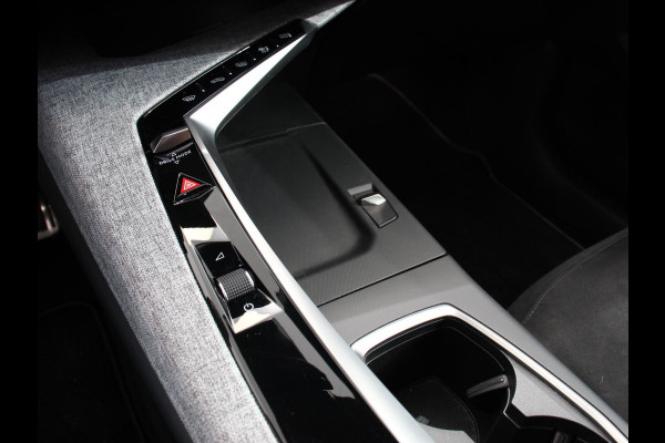 Peugeot E-3008 210 GT-Line Automaat Climate control Adaptieve cruise control 360 camera Keyless Apple Carplay/ Android auto Led Verwarmde voorstoelen Stuurverwarming Parkeersensoren Navigatie Afneembare Trekhaak