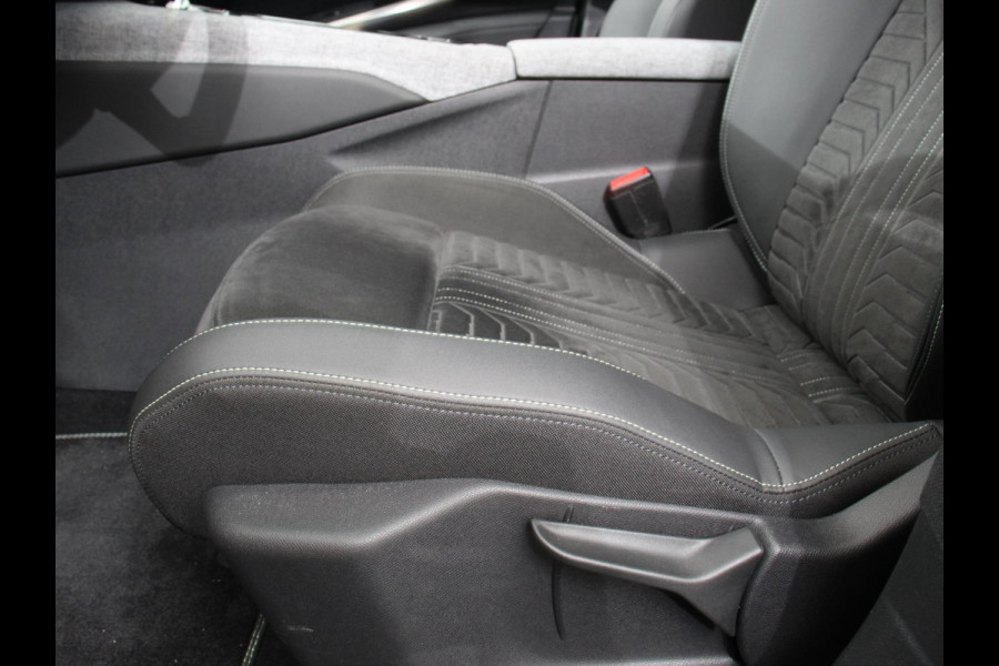 Peugeot E-3008 210 GT-Line Automaat Climate control Adaptieve cruise control 360 camera Keyless Apple Carplay/ Android auto Led Verwarmde voorstoelen Stuurverwarming Parkeersensoren Navigatie Afneembare Trekhaak