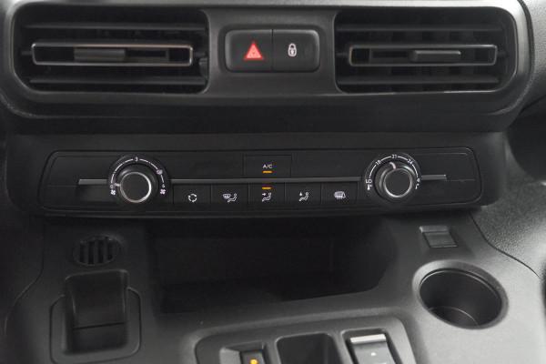 Peugeot Partner 1.5 BlueHDi 130 EAT8 S&S L1 | Houten laadvloer | Trekhaak | Camera | Parkeersensoren | Apple Carplay