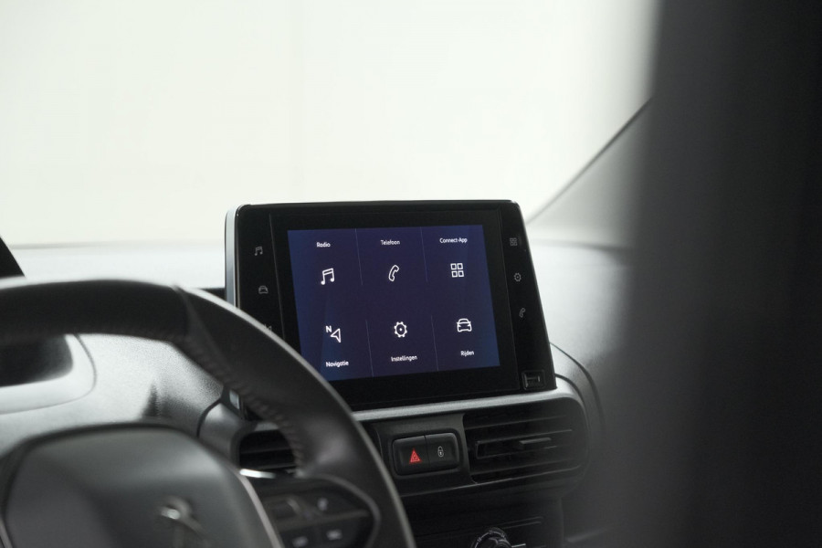 Peugeot Partner 1.5 BlueHDi 130 EAT8 S&S L1 | Houten laadvloer | Trekhaak | Camera | Parkeersensoren | Apple Carplay