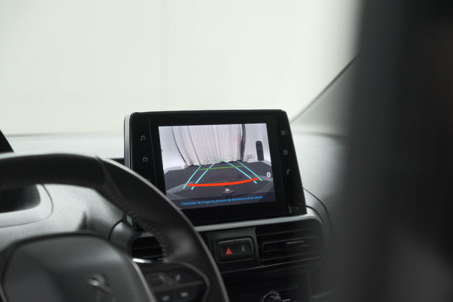 Peugeot Partner 1.5 BlueHDi 130 EAT8 S&S L1 | Houten laadvloer | Trekhaak | Camera | Parkeersensoren | Apple Carplay