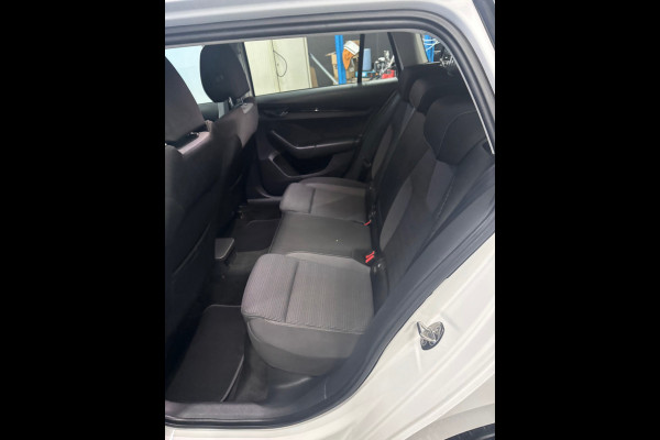 Škoda Octavia Combi 1.0 e-TSI Business Edition Plus Automaat | Navi | Clima | PDC