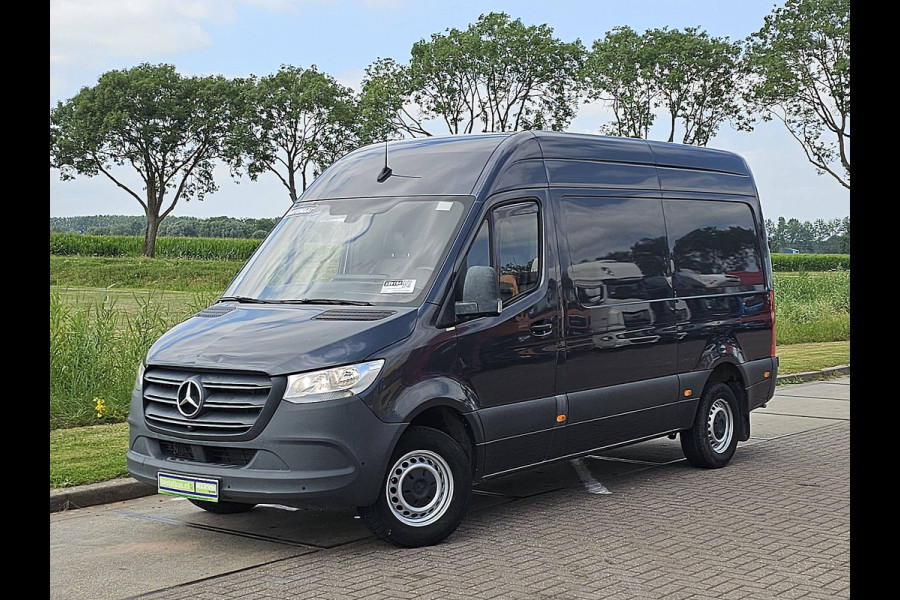 Mercedes-Benz Sprinter 317 1.9 CDI L2H2 RWD L2H2 Automaat MBUX Airco Cruise Control Camera Parkeersensoren Stoelverwarming