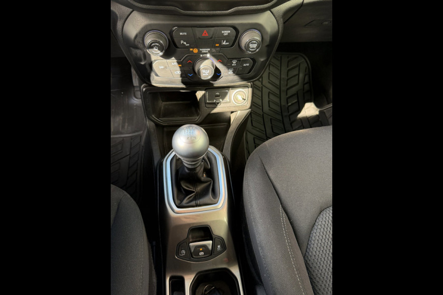 Jeep Renegade 1.0T 88 kW T-GDI CAT Limited - Navigatie I Airco I Sport velgen I Xenon I PDC I Veiligheid pakket