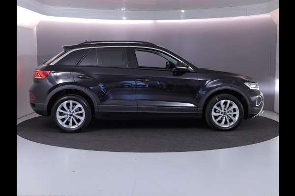 Volkswagen T-Roc 1.5 TSI Life Edition 150 pk Automaat (DSG) | Verlengde garantie | Navigatie via App | Parkeersensoren (Park assist) | Achteruitrijcamera | Full LED koplampen | Keyless |