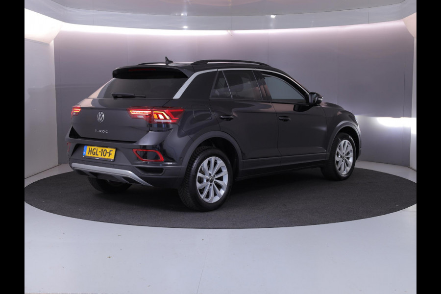 Volkswagen T-Roc 1.5 TSI Life Edition 150 pk Automaat (DSG) | Verlengde garantie | Navigatie via App | Parkeersensoren (Park assist) | Achteruitrijcamera | Full LED koplampen | Keyless |