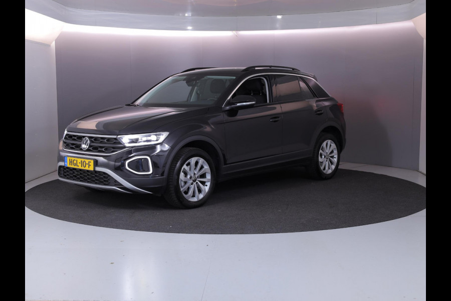 Volkswagen T-Roc 1.5 TSI Life Edition 150 pk Automaat (DSG) | Verlengde garantie | Navigatie via App | Parkeersensoren (Park assist) | Achteruitrijcamera | Full LED koplampen | Keyless |