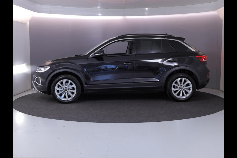 Volkswagen T-Roc 1.5 TSI Life Edition 150 pk Automaat (DSG) | Verlengde garantie | Navigatie via App | Parkeersensoren (Park assist) | Achteruitrijcamera | Full LED koplampen | Keyless |