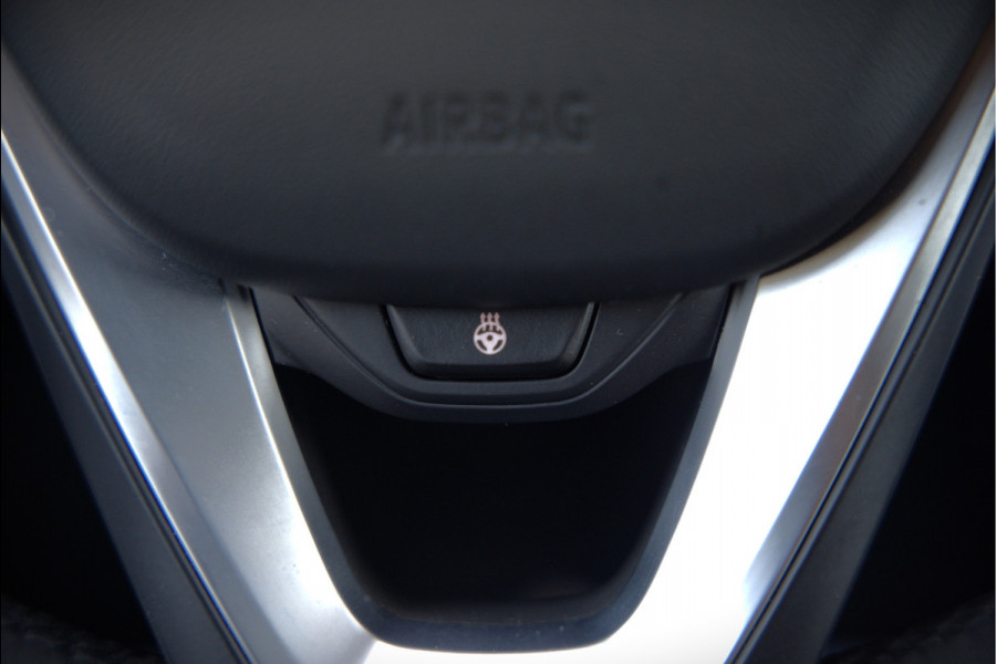 BMW i4 eDrive40 84 kWh | Stoelverwarming | Stuurverwarming | Apple Carplay | Adaptive Cruise Control | Memory Seat | Trekhaak | Camera | Parkeersensoren | Navigatie | Ambiance Verlichting | HIFI | SOH 96.52% |