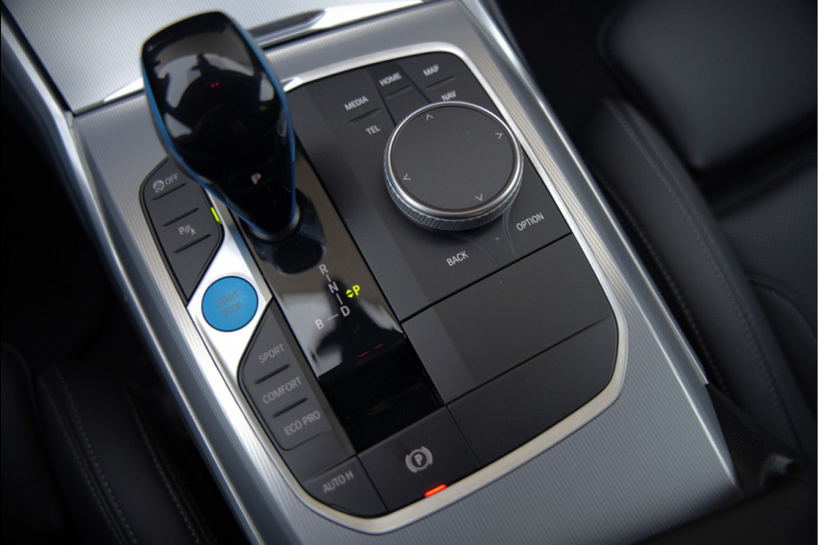 BMW i4 eDrive40 84 kWh | Stoelverwarming | Stuurverwarming | Apple Carplay | Adaptive Cruise Control | Memory Seat | Trekhaak | Camera | Parkeersensoren | Navigatie | Ambiance Verlichting | HIFI | SOH 96.52% |