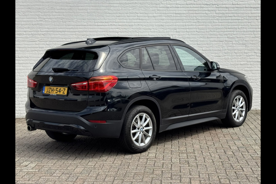 BMW X1 SDrive 1.8i High Executive Head Up display Climate Cruise Pano Leer Navi PDC voor en achter
