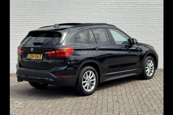 BMW X1 SDrive 1.8i High Executive Head Up display Climate Cruise Pano Leer Navi PDC voor en achter