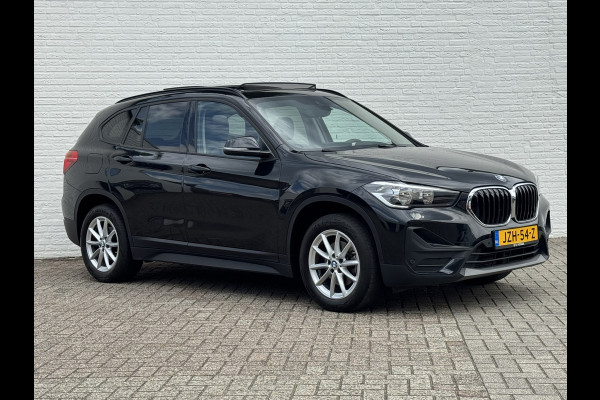 BMW X1 SDrive 1.8i High Executive Head Up display Climate Cruise Pano Leer Navi PDC voor en achter
