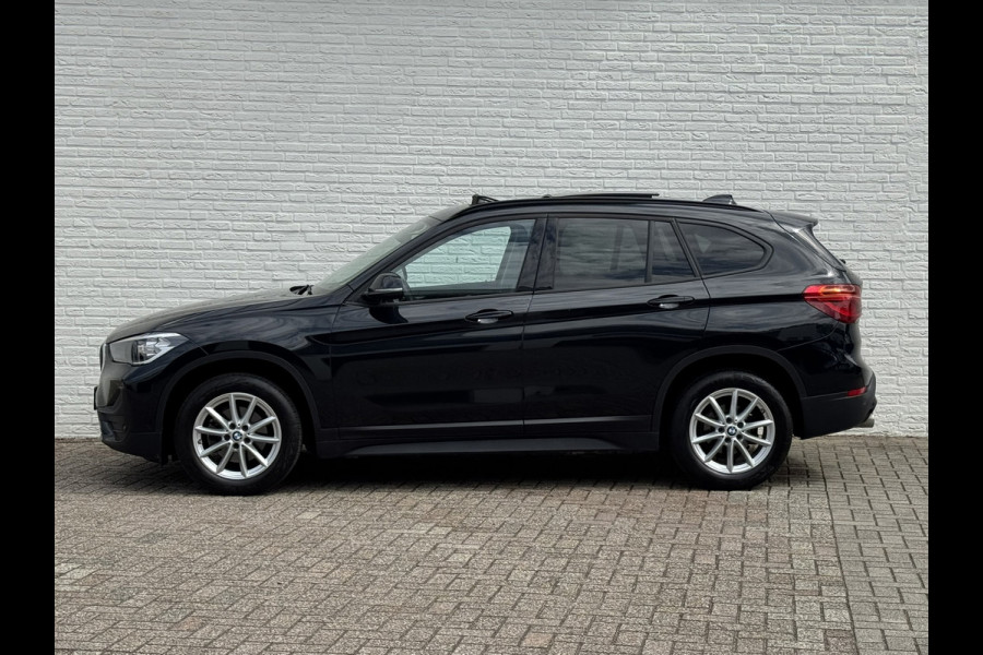 BMW X1 SDrive 1.8i High Executive Head Up display Climate Cruise Pano Leer Navi PDC voor en achter