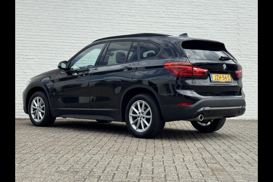 BMW X1 SDrive 1.8i High Executive Head Up display Climate Cruise Pano Leer Navi PDC voor en achter