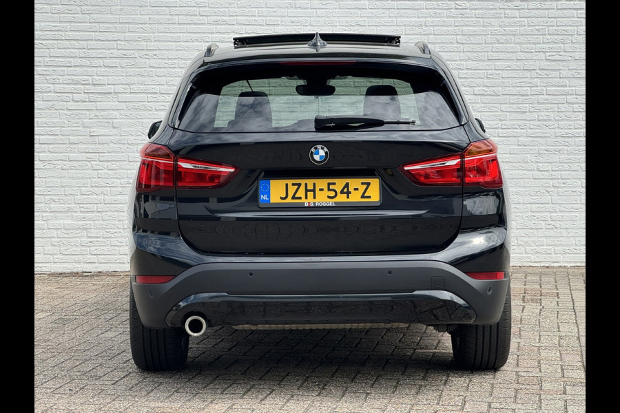 BMW X1 SDrive 1.8i High Executive Head Up display Climate Cruise Pano Leer Navi PDC voor en achter