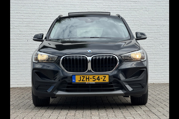 BMW X1 SDrive 1.8i High Executive Head Up display Climate Cruise Pano Leer Navi PDC voor en achter