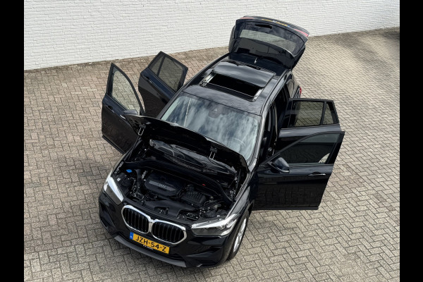 BMW X1 SDrive 1.8i High Executive Head Up display Climate Cruise Pano Leer Navi PDC voor en achter