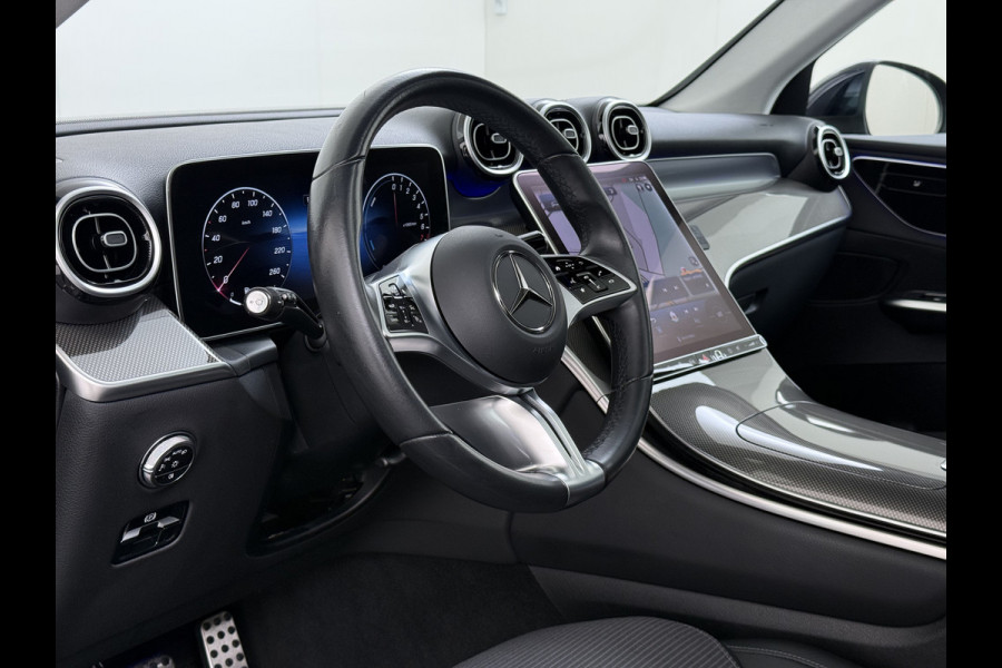 Mercedes-Benz GLC 300e 4Matic // Trekhaak // Panoramadak // 360 Camera // Distronic // GRATIS Winterbandenset // Carplay