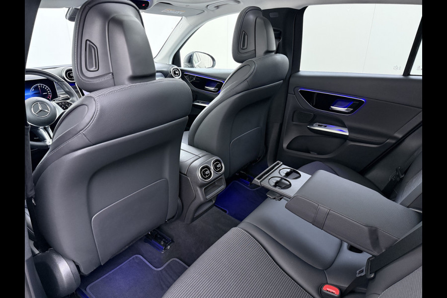 Mercedes-Benz GLC 300e 4Matic // Trekhaak // Panoramadak // 360 Camera // Distronic // GRATIS Winterbandenset // Carplay
