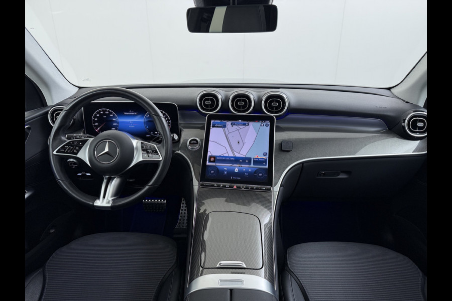 Mercedes-Benz GLC 300e 4Matic // Trekhaak // Panoramadak // 360 Camera // Distronic // GRATIS Winterbandenset // Carplay