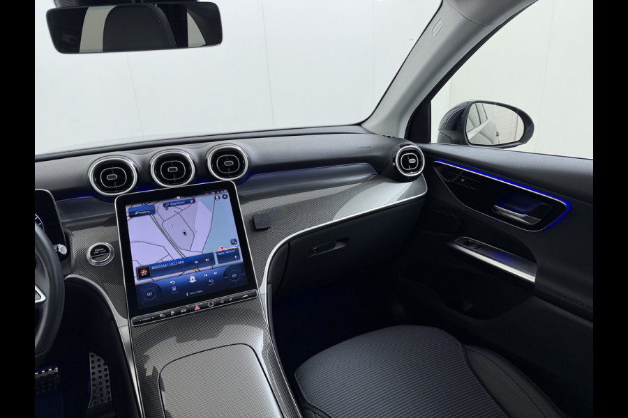 Mercedes-Benz GLC 300e 4Matic // Trekhaak // Panoramadak // 360 Camera // Distronic // GRATIS Winterbandenset // Carplay